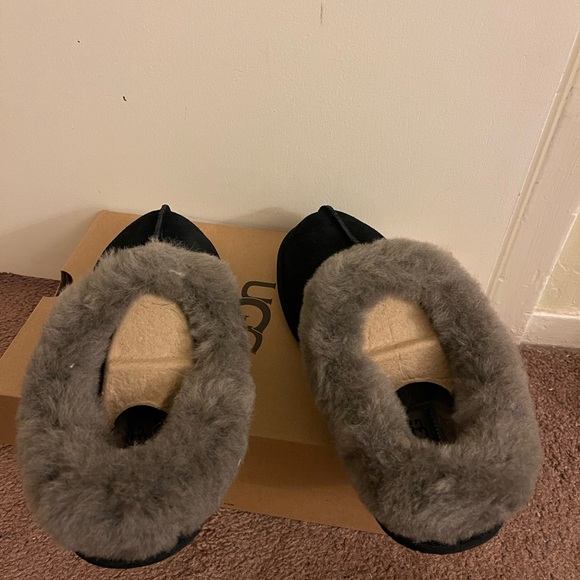 NIB UGG Moraene Slippers - Picture 3 of 4